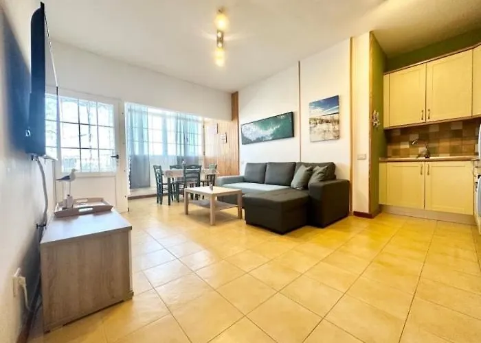 Lima Limon By The Sea, 2 Bedrooms, Central, High Speed Internet, Desk